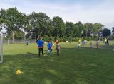 Laatste training S.K.N.W.K. JO9-1 van seizoen 2021-2022 (partijtje tegen de ouders) (7/71)